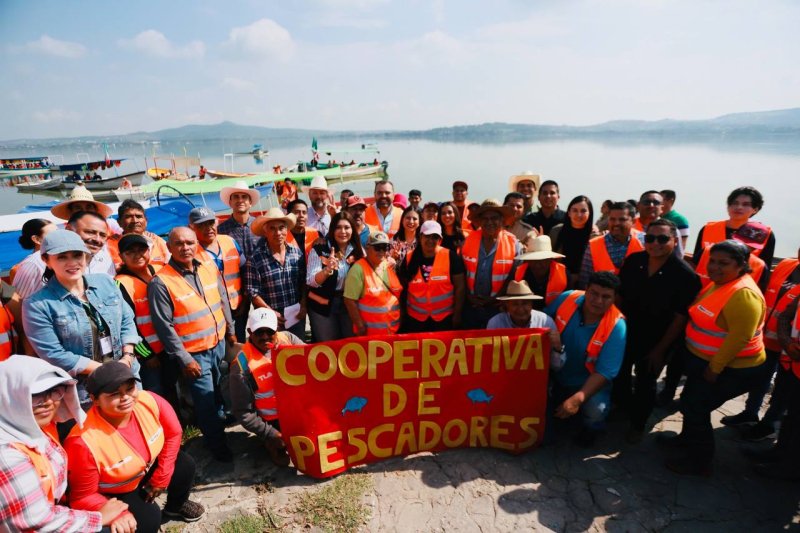 Gerardo Quirino encabeza histórica Macro Brigada para preservar la Laguna de Cajititlán